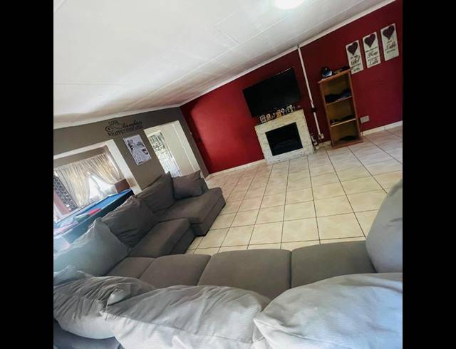 3 BEDROOM HOUSE FOR SALE IN DALPARK EXT 11